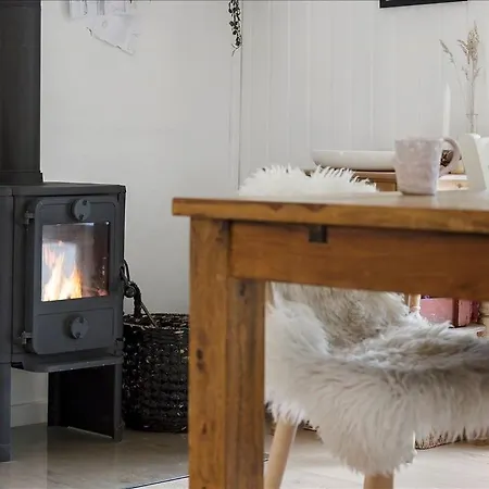 Family With Sea View In Hou * Hals