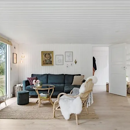 Family With Sea View In Hou