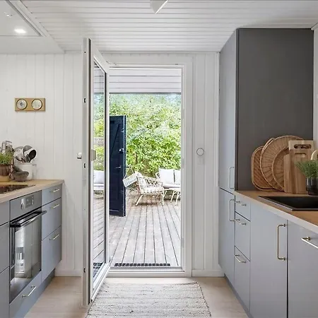 別荘 Family With Sea View In Hou *