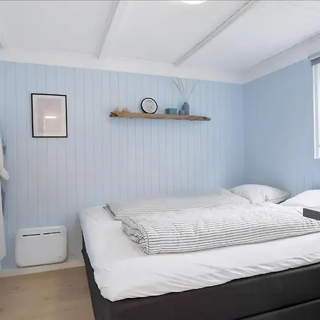 Feriehus Family With Sea View In Hou Hals