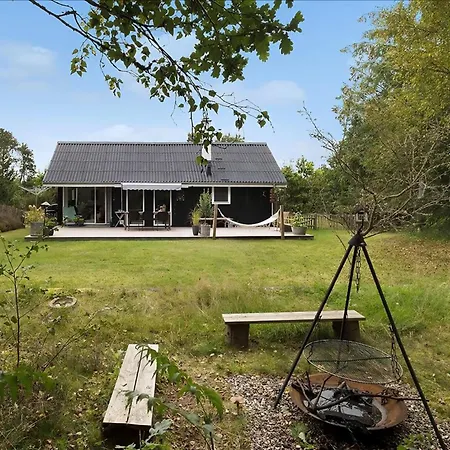 Family With Sea View In Hou Hals