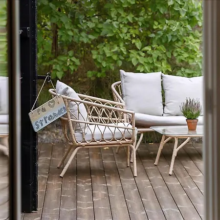 Family With Sea View In Hou Feriehus